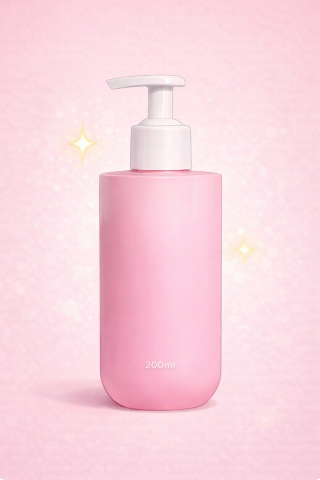 Botella rosa con dispensador tipo pump para producto facial.